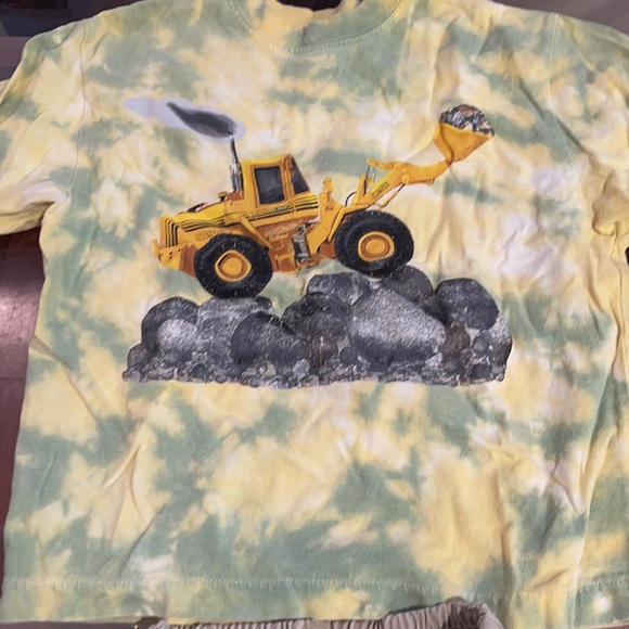 Construction Truck T shirt & cargo shorts size 4 - Picture 5 of 7